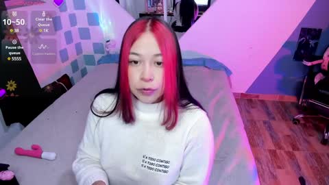 Snapshot of emy_xdy chatting on January 28, 2025, 3:36 am Im Emily would you like to help me reach 100 online show from January 28, 2025, 3:36 am