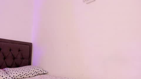 Snapshot of emy_zapatastar chatting on January 13, 2025, 5:01 am Emiliana online show from January 13, 2025, 5:01 am