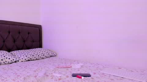 Snapshot of emy_zapatastar chatting on February 1, 2025, 4:46 am Emiliana online show from February 1, 2025, 4:46 am