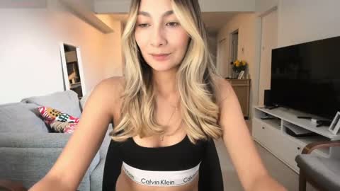 Snapshot of emyconneer chatting on September 25, 2025, 8:45 pm emyconneer online show from September 25, 2025, 8:45 pm