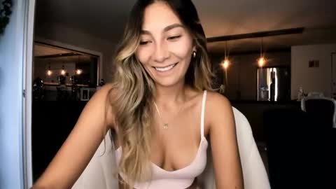 emyconneer online show from January 8, 2026, 10:45 pm