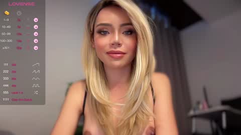 Snapshot of enchatressdixie chatting on December 17, 2024, 5:40 am dixie online show from December 17, 2024, 5:40 am