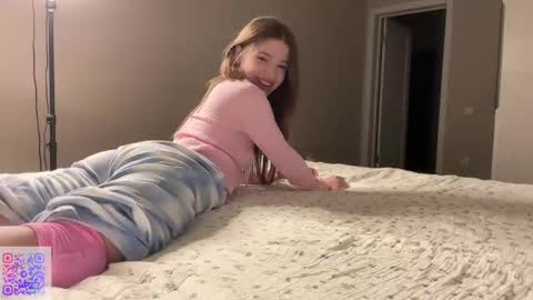 Mia online show from February 20, 2025, 9:42 pm