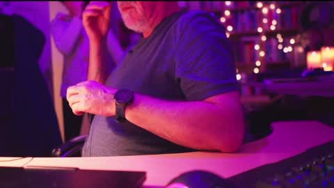 Snapshot of energybra chatting on December 15, 2024, 8:15 pm uk online show from December 15, 2024, 8:15 pm