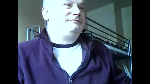 Snapshot of englishguysurrey chatting on January 11, 2025, 9:15 am englishguysurrey online show from January 11, 2025, 9:15 am