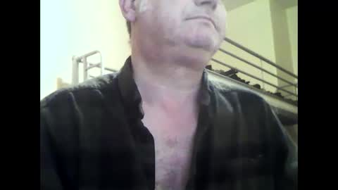 englishguysurrey online show from February 6, 2025, 6:13 pm