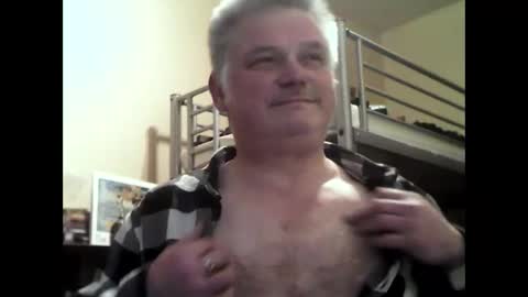 Snapshot of englishguysurrey chatting on March 6, 2025, 6:16 pm englishguysurrey online show from March 6, 2025, 6:16 pm