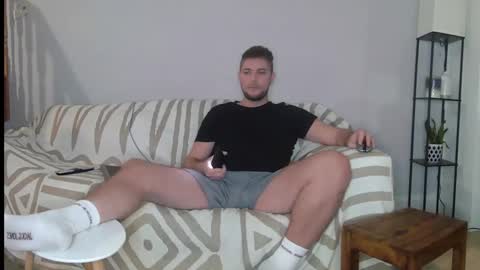 Snapshot of englishladxxx chatting on December 7, 2024, 12:19 am Englishladxxx online show from December 7, 2024, 12:19 am
