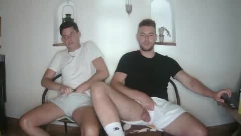 Englishladxxx online show from June 3, 2026, 8:36 pm
