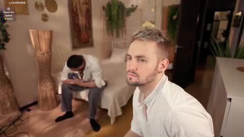 Snapshot of enjohnny chatting on October 16, 2025, 3:35 pm Johnny online show from October 16, 2025, 3:35 pm