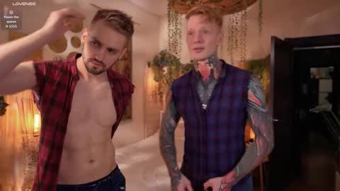 Snapshot of enjohnny chatting on October 27, 2025, 5:39 pm Johnny online show from October 27, 2025, 5:39 pm