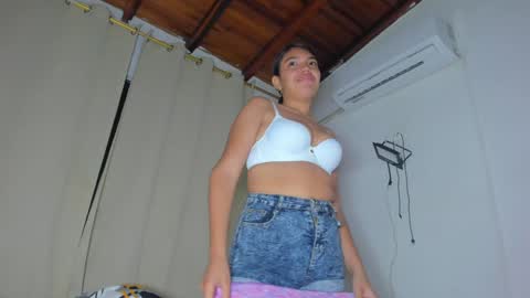 enjoy the beautiful girls news online show from December 12, 2024, 1:53 am