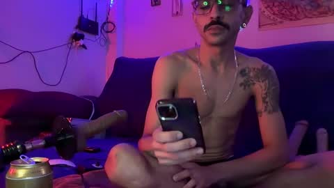 Snapshot of enjoythetrip chatting on October 4, 2025, 8:12 am Luke online show from October 4, 2025, 8:12 am