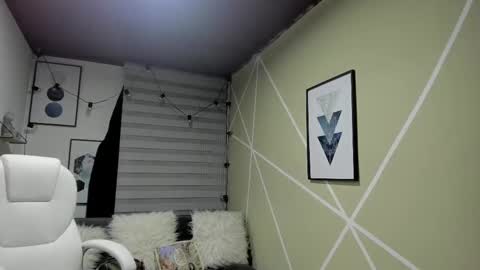 Snapshot of enma_clark chatting on October 20, 2025, 4:02 am Enma clark online show from October 20, 2025, 4:02 am