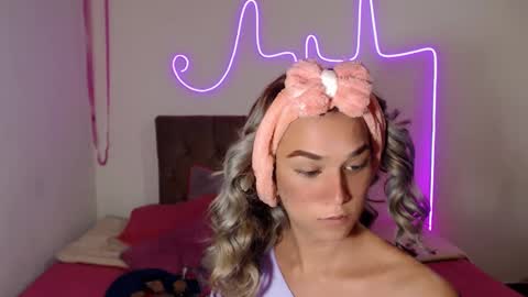 Enma Rojas online show from December 9, 2024, 2:17 pm