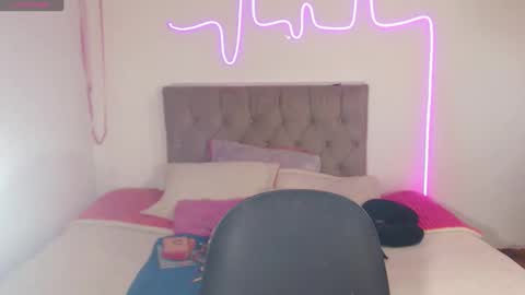 Enma Rojas online show from December 16, 2024, 1:43 pm