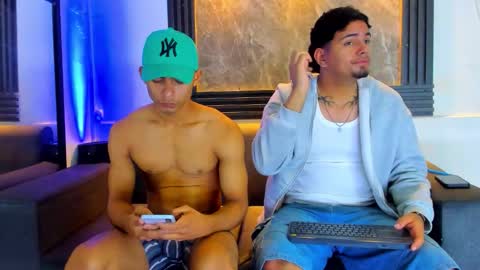 Snapshot of enrique_villa23 chatting on September 19, 2025, 11:44 am enrique online show from September 19, 2025, 11:44 am