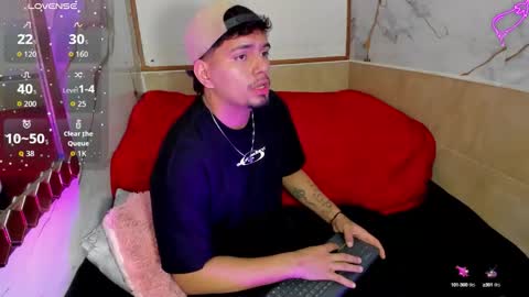 Snapshot of enrique_villa23 chatting on October 2, 2025, 12:23 pm enrique online show from October 2, 2025, 12:23 pm