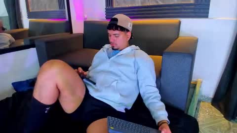 Snapshot of enrique_villa23 chatting on October 3, 2025, 11:29 am enrique online show from October 3, 2025, 11:29 am