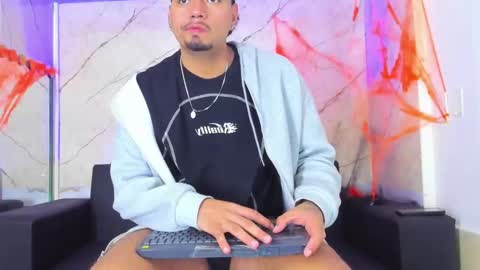 Snapshot of enrique_villa23 chatting on October 25, 2025, 11:51 am enrique online show from October 25, 2025, 11:51 am