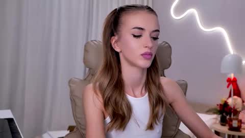 entya online show from December 15, 2025, 7:01 am