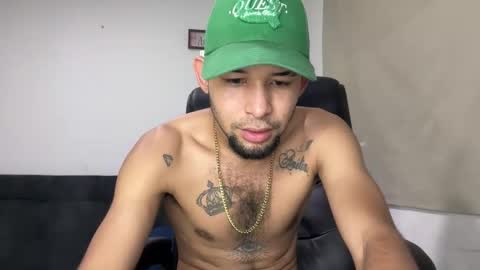 Snapshot of enyel_100 chatting on March 2, 2026, 6:59 pm enyel_100 online show from March 2, 2026, 6:59 pm