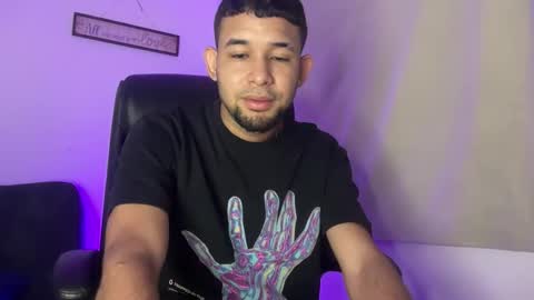 Snapshot of enyel_100 chatting on March 18, 2026, 9:23 am enyel_100 online show from March 18, 2026, 9:23 am