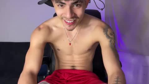 Snapshot of enyel_100 chatting on March 19, 2026, 7:34 am enyel_100 online show from March 19, 2026, 7:34 am