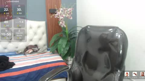 Snapshot of enyelin chatting on June 12, 2026, 7:35 pm Enyenlina online show from June 12, 2026, 7:35 pm