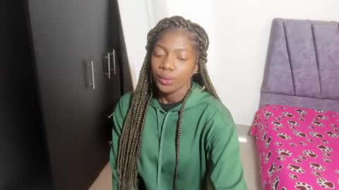 Snapshot of enyelsalas2 chatting on October 21, 2025, 2:12 am Angela online show from October 21, 2025, 2:12 am