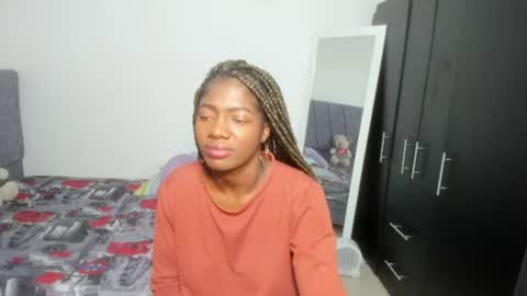 Snapshot of enyelsalas2 chatting on November 5, 2025, 2:22 am Angela online show from November 5, 2025, 2:22 am