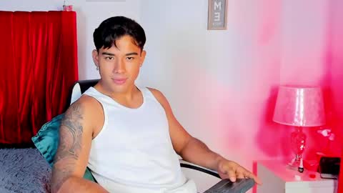 enzo_corleone online show from April 29, 2026, 3:38 pm