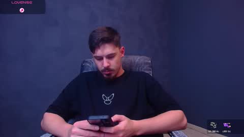 EnzoRace online show from December 2, 2025, 5:35 am