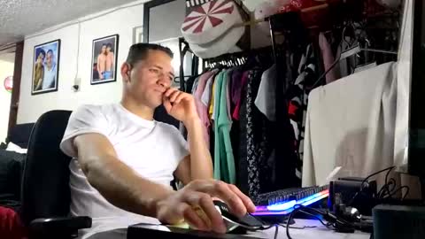 Snapshot of enzoyarack chatting on November 6, 2025, 3:18 am enzoyarack online show from November 6, 2025, 3:18 am