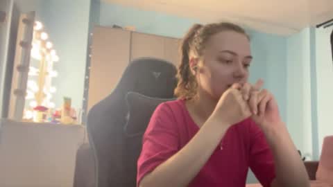 Snapshot of eracloke chatting on March 2, 2026, 8:21 am Lily online show from March 2, 2026, 8:21 am