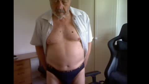 erasmus_d online show from July 7, 2026, 3:38 pm