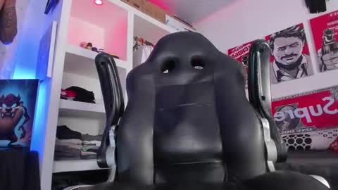 Snapshot of eren_blade_ chatting on November 14, 2025, 9:24 pm Tht BOSS Eren online show from November 14, 2025, 9:24 pm