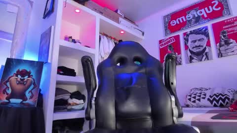 Snapshot of eren_blade_ chatting on November 20, 2025, 3:18 am Tht BOSS Eren online show from November 20, 2025, 3:18 am