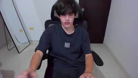 eren_tatakae online show from May 15, 2026, 11:01 pm
