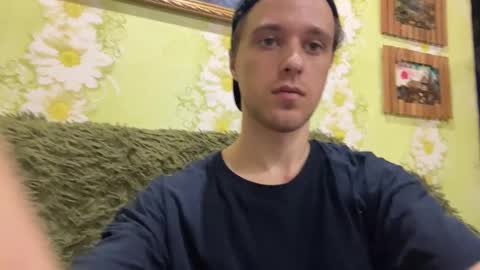 Snapshot of eric_blond chatting on October 9, 2025, 1:53 pm Eric online show from October 9, 2025, 1:53 pm