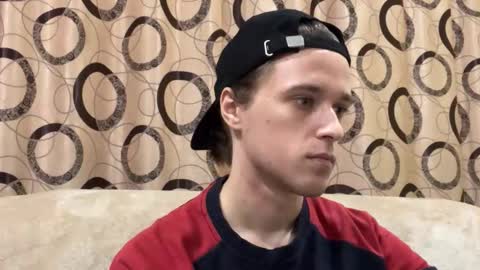 Snapshot of eric_blond chatting on October 12, 2025, 5:12 pm Eric online show from October 12, 2025, 5:12 pm