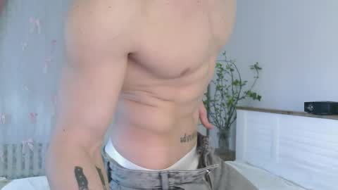 Eric Crush online show from April 1, 2026, 4:02 am