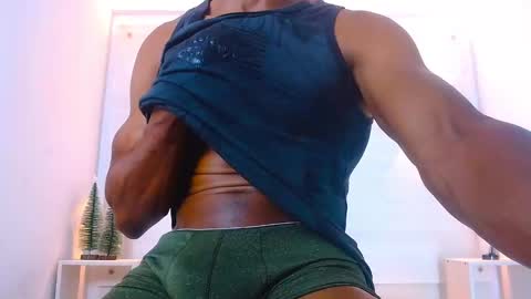 Snapshot of eric_latino chatting on December 19, 2024, 5:40 am Eric Latino online show from December 19, 2024, 5:40 am