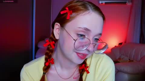 Snapshot of erica_nelson chatting on May 17, 2026, 1:25 am Erica 3 online show from May 17, 2026, 1:25 am
