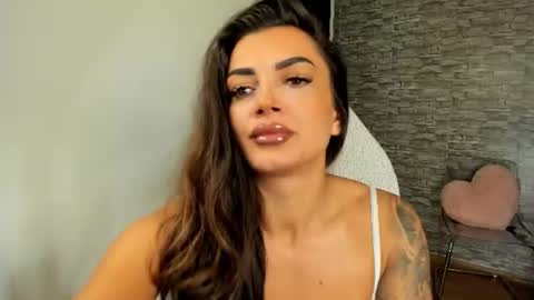 Riaaa online show from July 26, 2026, 5:04 am