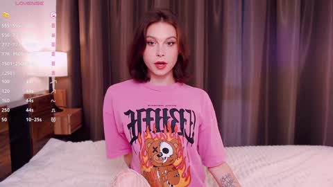 Snapshot of ericaglam chatting on December 15, 2024, 11:45 am Erica online show from December 15, 2024, 11:45 am