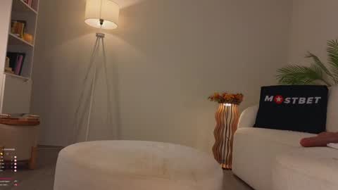 Snapshot of ericamiracle15 chatting on December 4, 2024, 10:02 am Call me Erica online show from December 4, 2024, 10:02 am