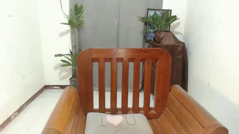 ericaxox1 online show from April 4, 2026, 9:23 pm