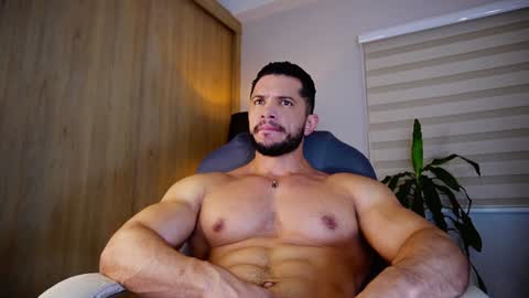 Snapshot of erick_thompson chatting on January 18, 2025, 7:37 pm Erick Thompson online show from January 18, 2025, 7:37 pm