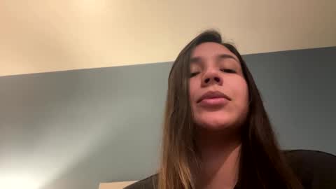 ErickaVee online show from December 4, 2024, 7:17 am